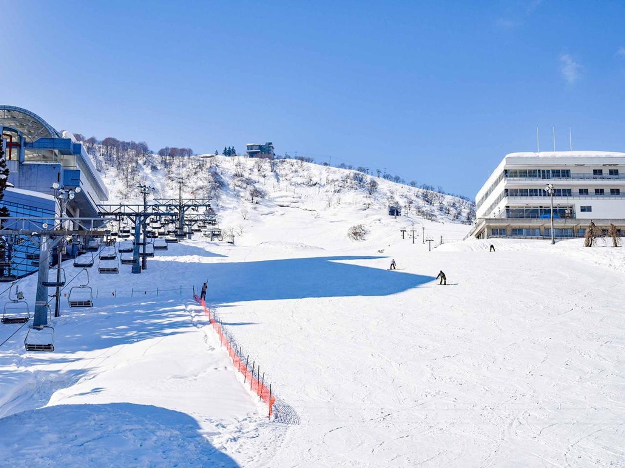 Отель Sports Plaza Shirakaba Токамати Экстерьер фото